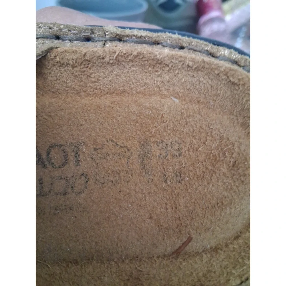 Naot Leather Bling Floral Womens size 8 Comfort Velcro Resortwear Beachy Sandals